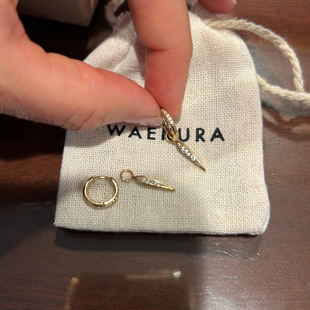 Waekura mini creole earrings with charms from Le Bon Marché in Paris. - Picture 5 of 7
